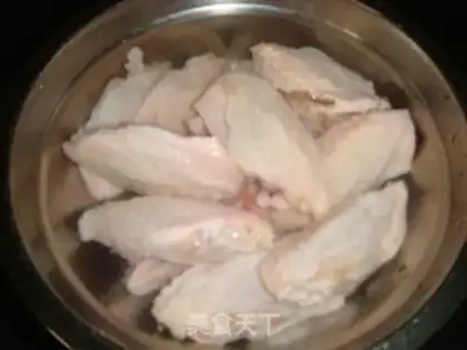 Make New Orleans fried chicken wings step 0