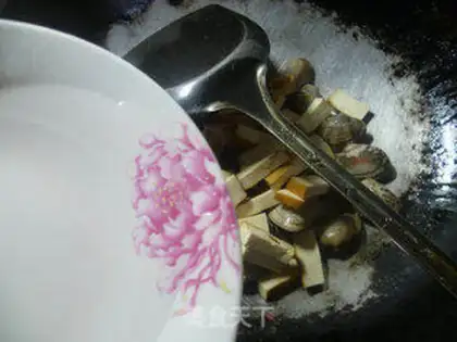 Make Scrambled fragrance clams step 4