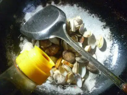 Make Scrambled fragrance clams step 6