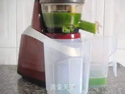 Make Celery cucumber juice step 5
