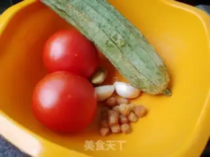 Make Tomato melon soup step 0
