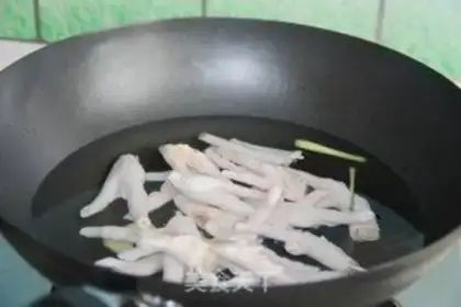 Make Weird chicken claws step 2