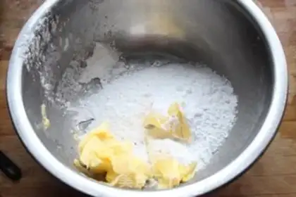 Make Cherry cake step 5