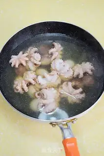 Make Korean-style, eight-banded fish step 1