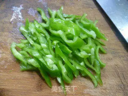 Make Cream peppers, fried beans step 3