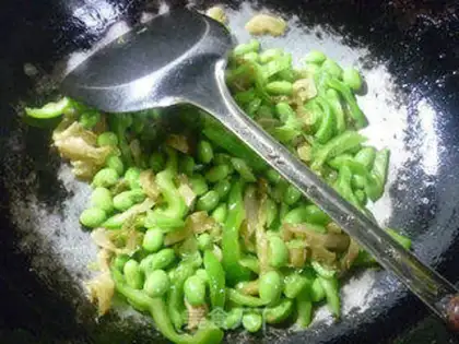 Make Cream peppers, fried beans step 7