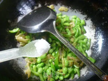 Make Cream peppers, fried beans step 8