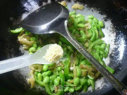 Make Cream peppers, fried beans step 9