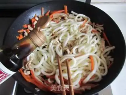 Make Black pepper sauce and potatoes step 6
