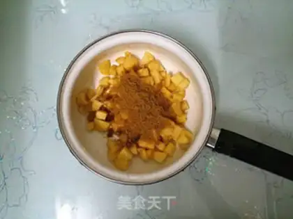 Make Apple pineapple pie step 0