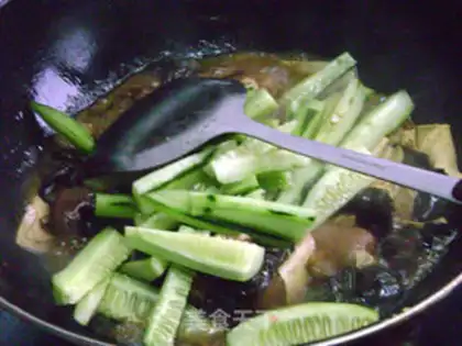 Make Dry pan pig hoof step 5