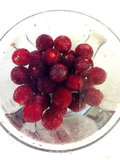 Make Ice-cinnamon and plum juice step 1