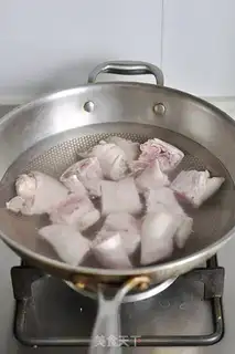 Make Golden needles and pig hoofs step 5
