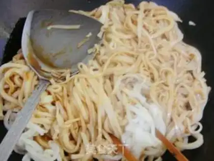 Make Silvertooth fried sauce step 3