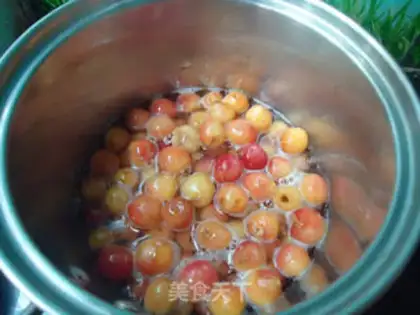 Make Cherry candy cans step 5
