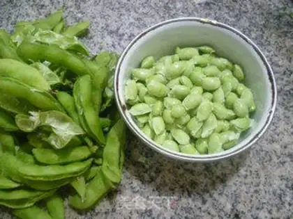 Make Five bouquets of lamb tails and fried beans step 1