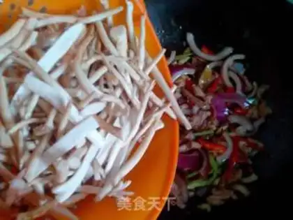 Make A dry pot of tea and mushrooms step 8