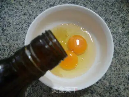 Make Tomato silk omelet soup step 1