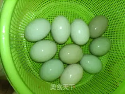 Make Barbecue duck eggs step 1