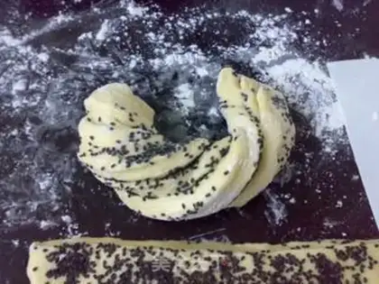 Make Twisted sesame toast step 10