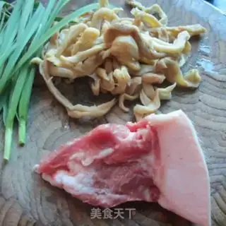Make radish and fried meat step 0