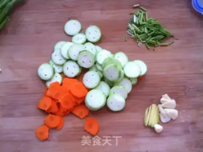 Make Smelt eggnut soup step 1