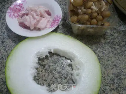 Make Crab fungus soup step 0