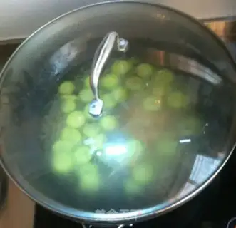 Make Smelt eggnut soup step 5