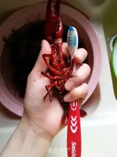 Make Spicy lobster step 1