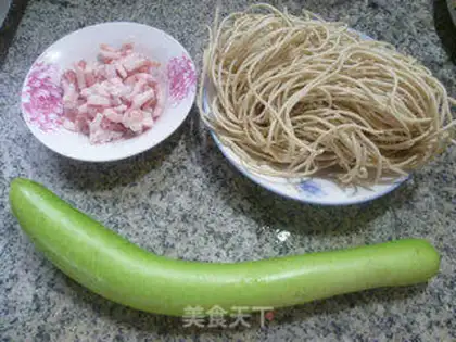 Make Five flowers and hot noodles step 0