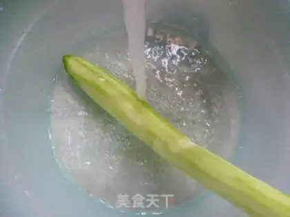 Make Five flowers and hot noodles step 1
