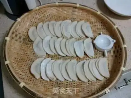 Make Four seasons of bean dumplings step 4