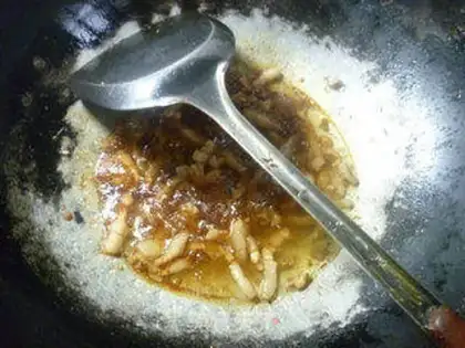 Make Five flowers and hot noodles step 8