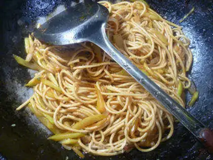 Make Five flowers and hot noodles step 12