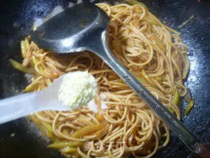 Make Five flowers and hot noodles step 14