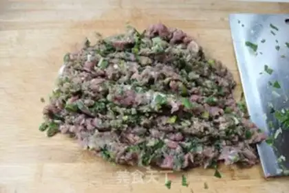 Make The meat dumpling step 2