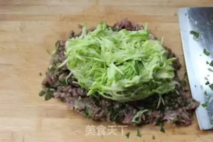 Make The meat dumpling step 4