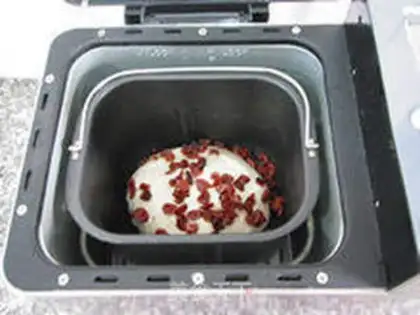 Make Chinese cranberry toast step 7
