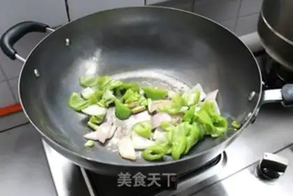 Make Pepper fried tomatoes step 4