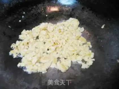 Make Dry tomato egg noodles step 2