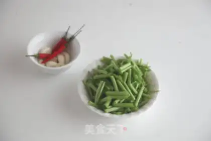 Make Garlic cabbage step 0