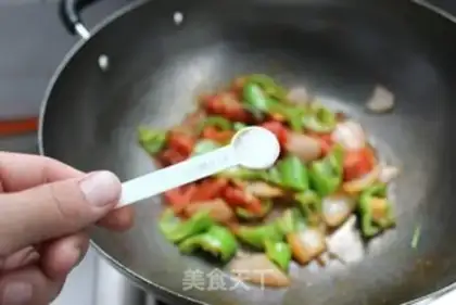 Make Pepper fried tomatoes step 8