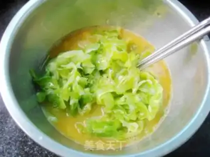 Make Eggs and guacamole step 4
