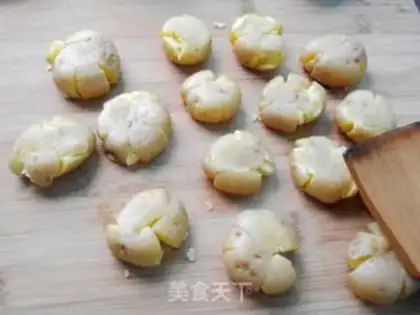 Make Hot black peppers, little potatoes step 3