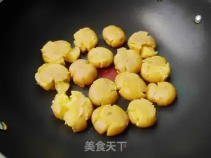 Make Hot black peppers, little potatoes step 4