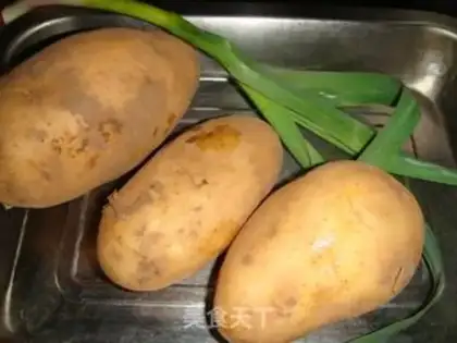 Make Spicy potatoes step 0