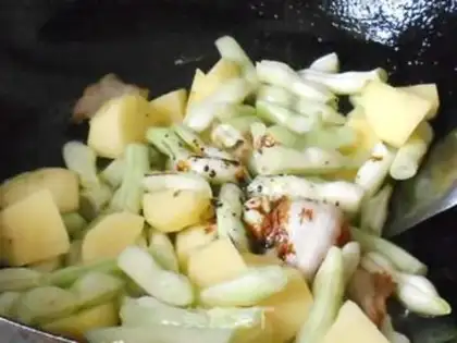 Make Potato stew with beans and pork step 3