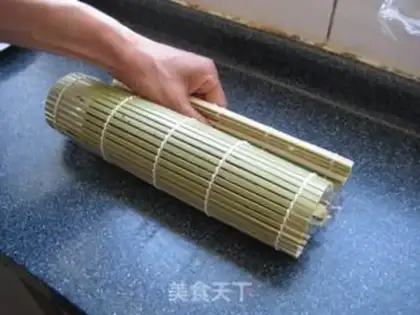 Make A field sushi roll step 16