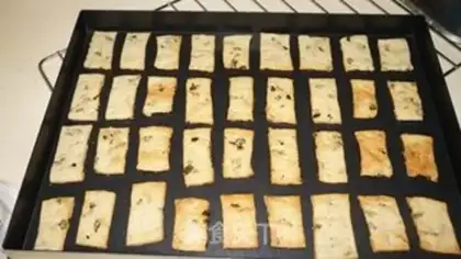 Make Onion soda cookies step 9