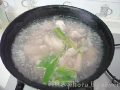 Make Pork bouquet soup step 1